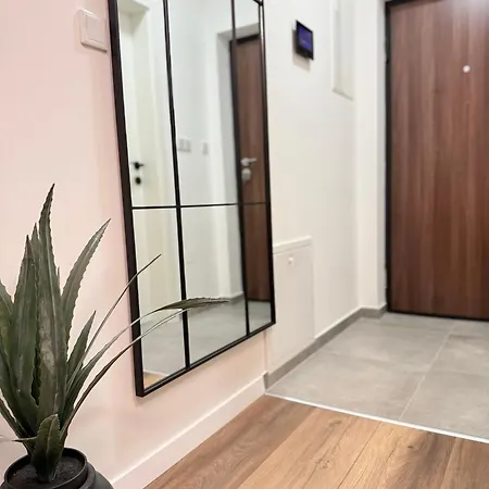 Apartment Square *