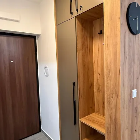 Apartment Square *